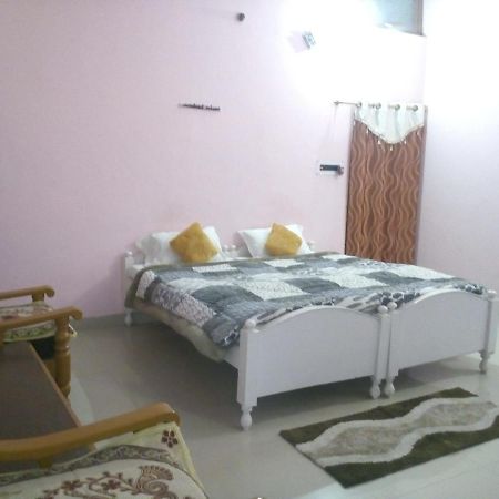 Hotel Shri Mahant Orchha 5 Mint Walking From Ram Raja Temple Екстер'єр фото