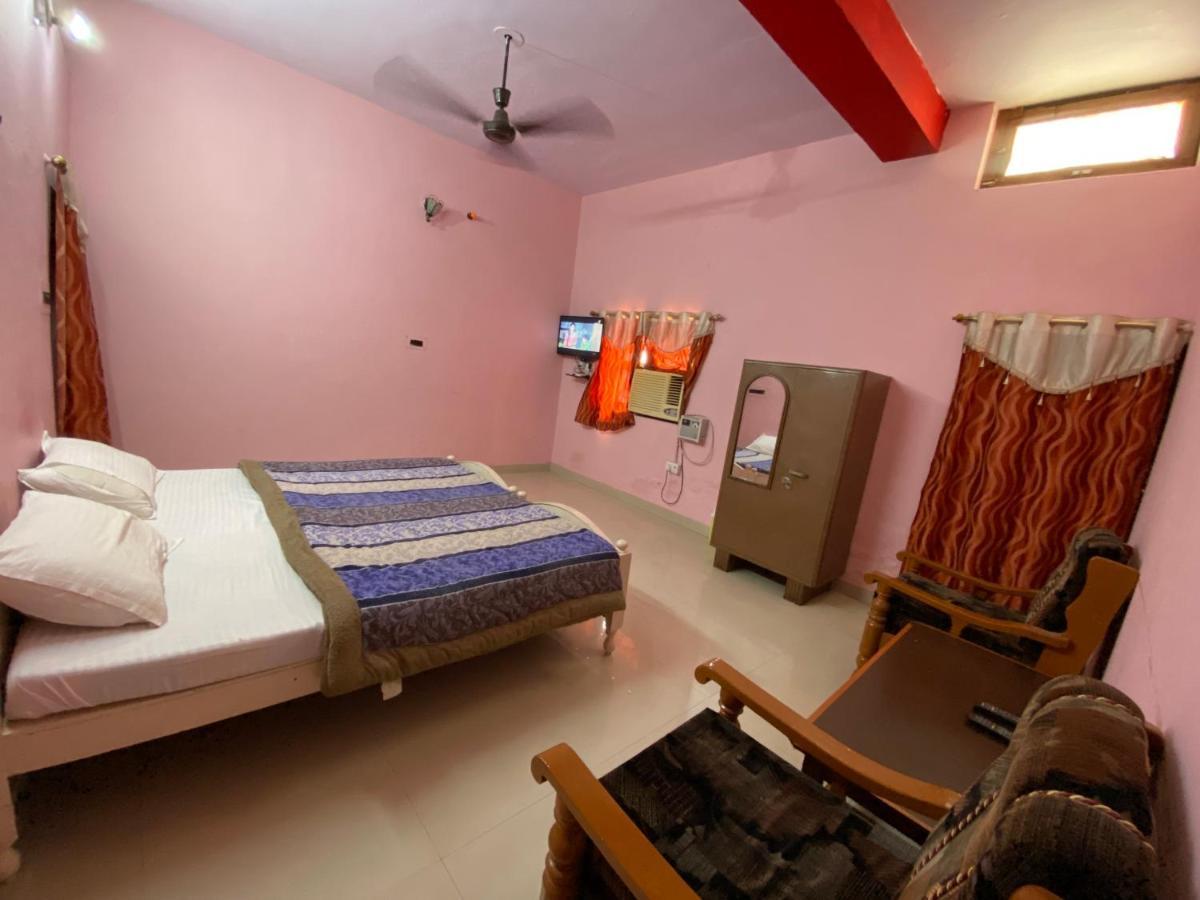 Hotel Shri Mahant Orchha 5 Mint Walking From Ram Raja Temple Екстер'єр фото
