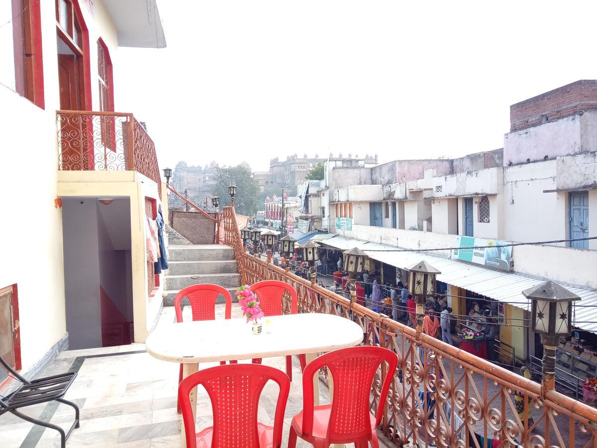 Hotel Shri Mahant Orchha 5 Mint Walking From Ram Raja Temple Екстер'єр фото