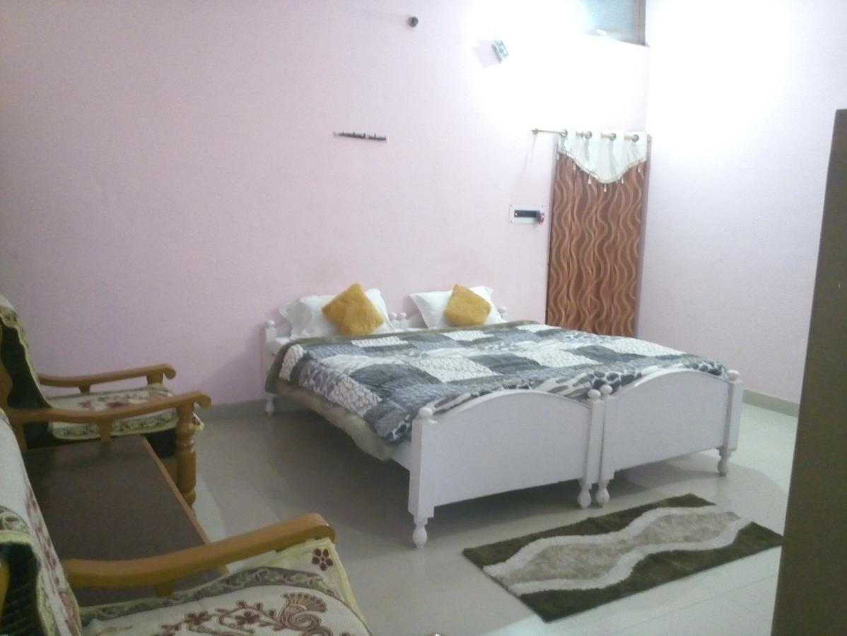 Hotel Shri Mahant Orchha 5 Mint Walking From Ram Raja Temple Екстер'єр фото